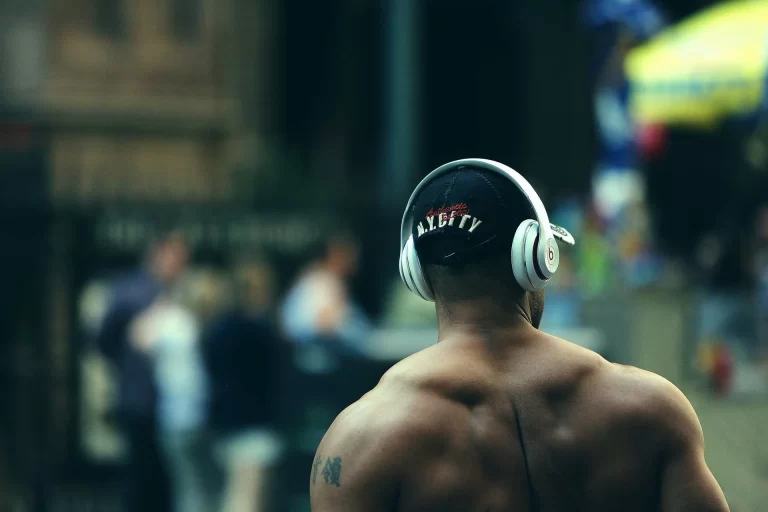 Find Your Perfect Fit: The Ultimate Guide to the 10 Best Bluetooth Headphones for Large Heads